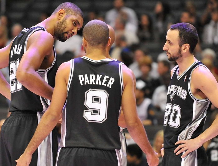 利用队友短 利用队友短